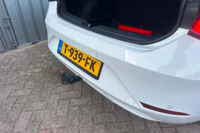 SEAT Leon (2023) thumbnail 6