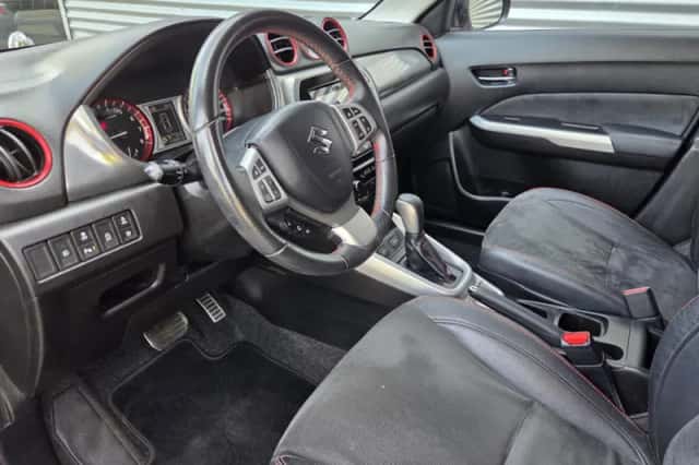 Suzuki Vitara (2017) thumbnail 2