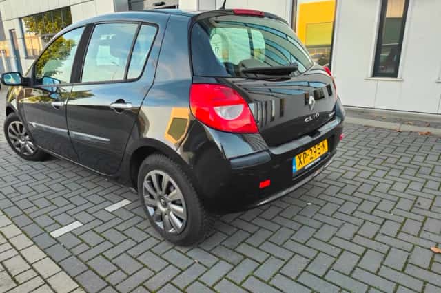 Renault Clio (2007) thumbnail 3