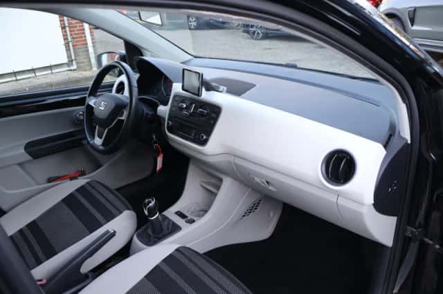 SEAT Mii (2014) thumbnail 3