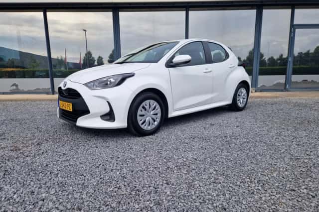Toyota Yaris (2021) thumbnail 1