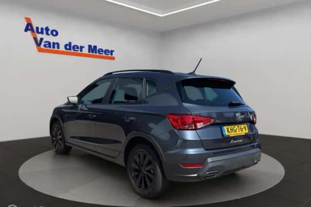 SEAT Arona (2023) thumbnail 2