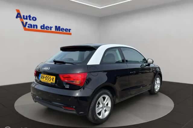 Audi A1 (2015) thumbnail 3