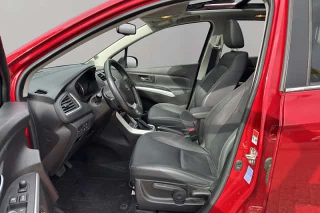 Suzuki S-Cross (2021) thumbnail 4