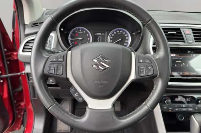 Suzuki S-Cross (2021) thumbnail 6