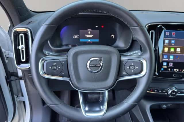 Volvo XC40 (2023) thumbnail 5