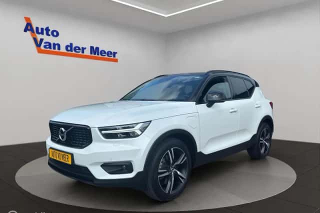 Volvo XC40 (2021) thumbnail 2