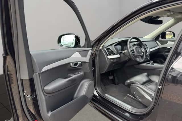 Volvo XC90 (2021) thumbnail 4