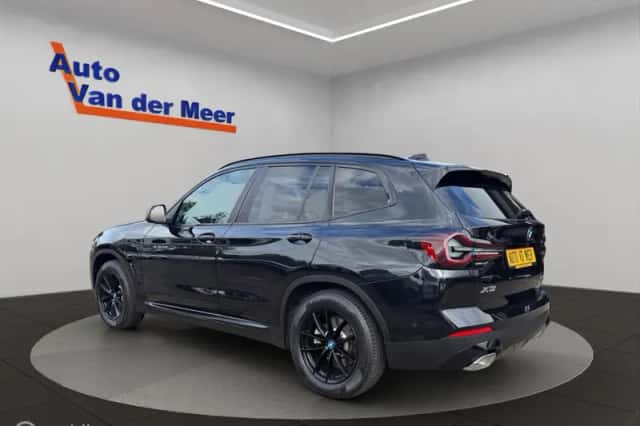 BMW X3 (2023) thumbnail 2