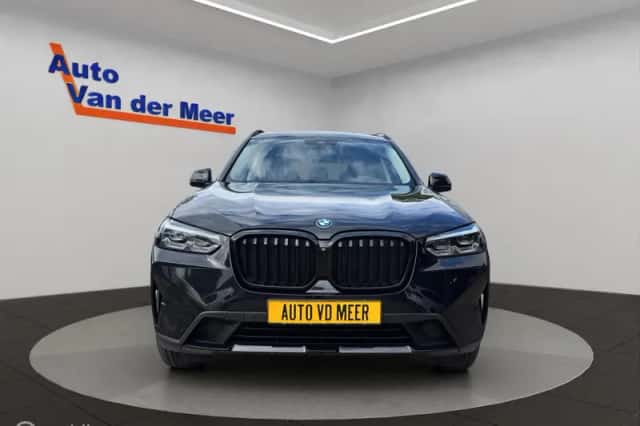 BMW X3 (2023) thumbnail 3