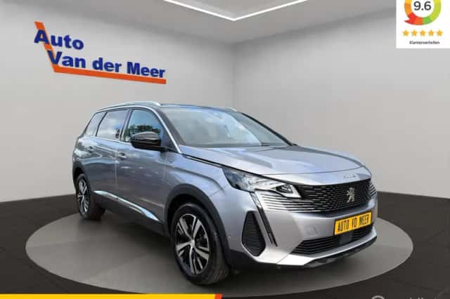 Peugeot 5008 (2023) thumbnail 1