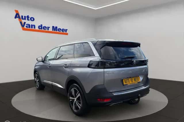 Peugeot 5008 (2023) thumbnail 2