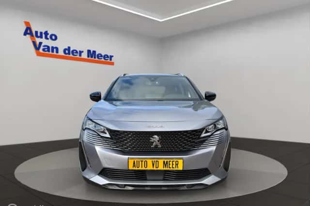 Peugeot 5008 (2023) thumbnail 3