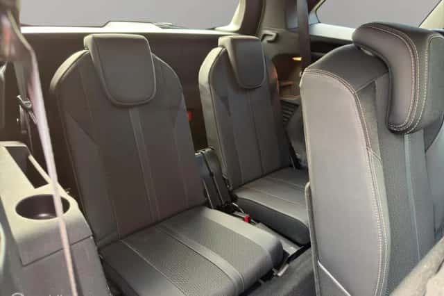 Peugeot 5008 (2023) thumbnail 6