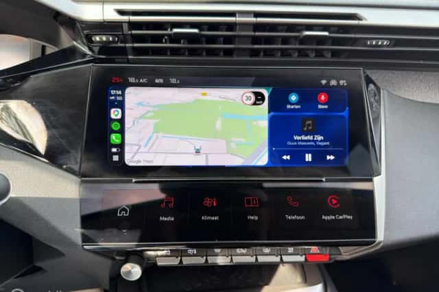Peugeot 308 (2024) thumbnail 5