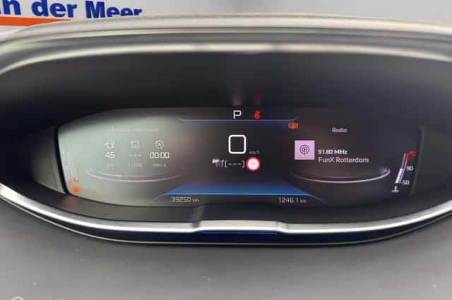 Peugeot 3008 (2023) thumbnail 6