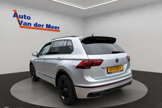Volkswagen Tiguan (2022) thumbnail 2