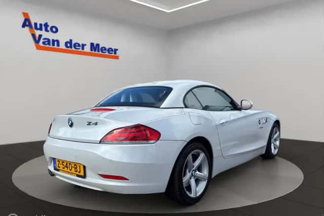 BMW Z4 (2013) thumbnail 3