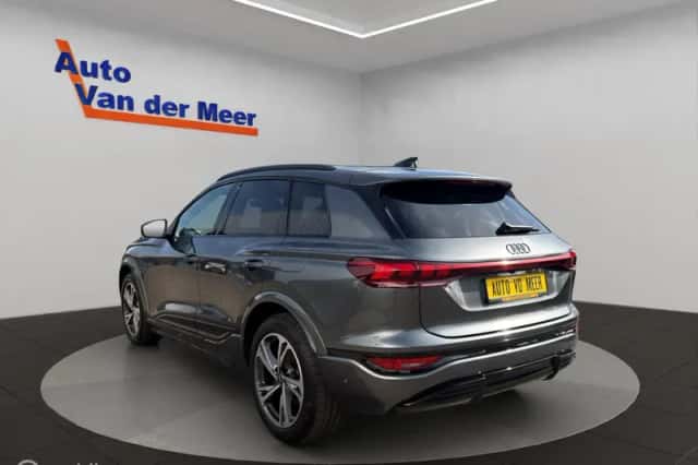Audi e-tron (2025) thumbnail 2
