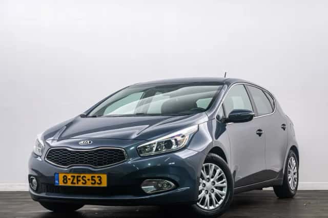 Kia Ceed (2015) thumbnail 1