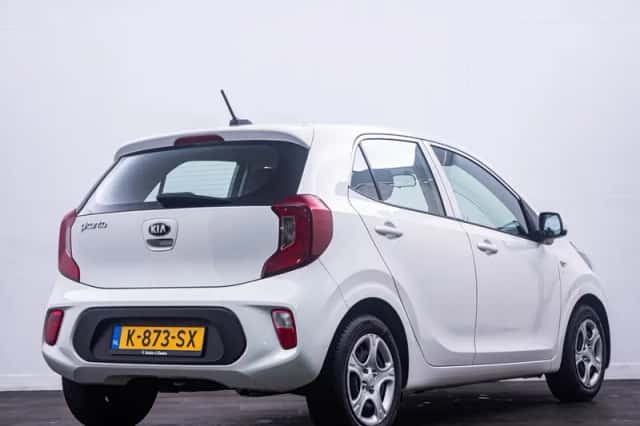 Kia Picanto (2021) thumbnail 3