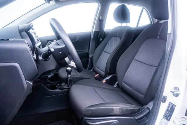 Kia Picanto (2021) thumbnail 6
