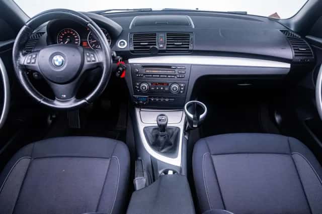 BMW 1-Serie (2009) thumbnail 2