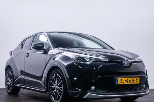 Toyota C-HR (2018) thumbnail 4