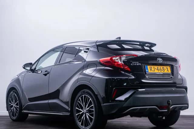 Toyota C-HR (2018) thumbnail 5