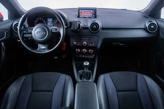 Audi A1 (2011) thumbnail 2