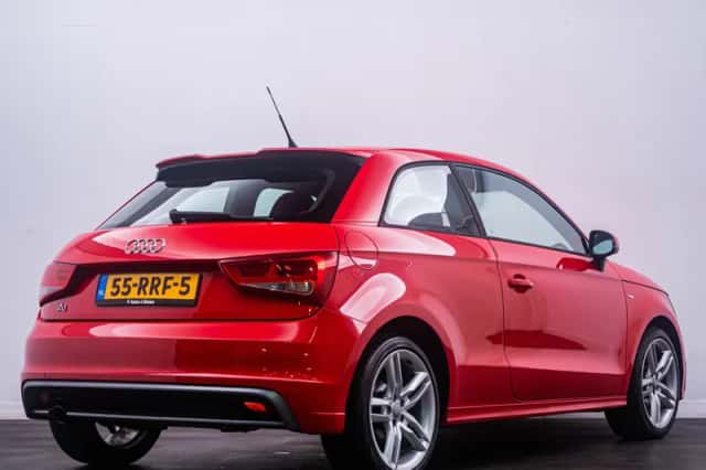 Audi A1 (2011) thumbnail 3