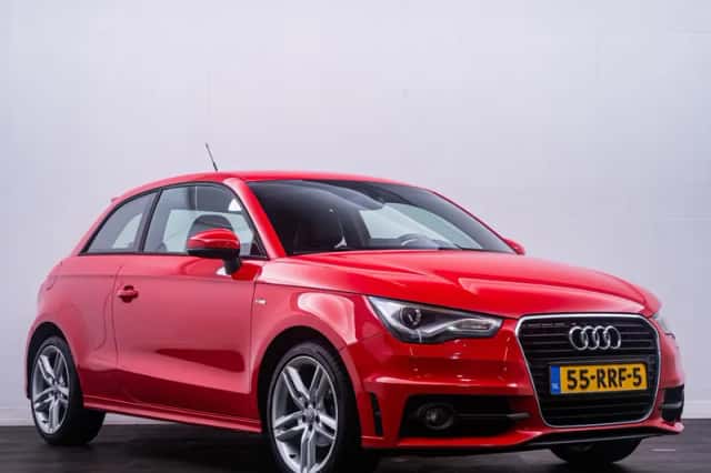 Audi A1 (2011) thumbnail 4