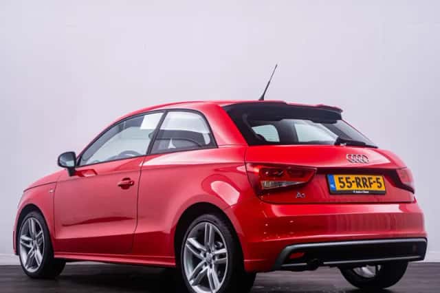 Audi A1 (2011) thumbnail 5
