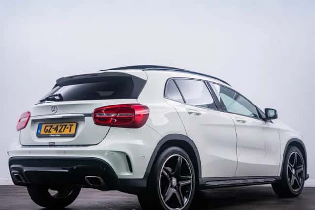 Mercedes-Benz GLA-Klasse (2015) thumbnail 3