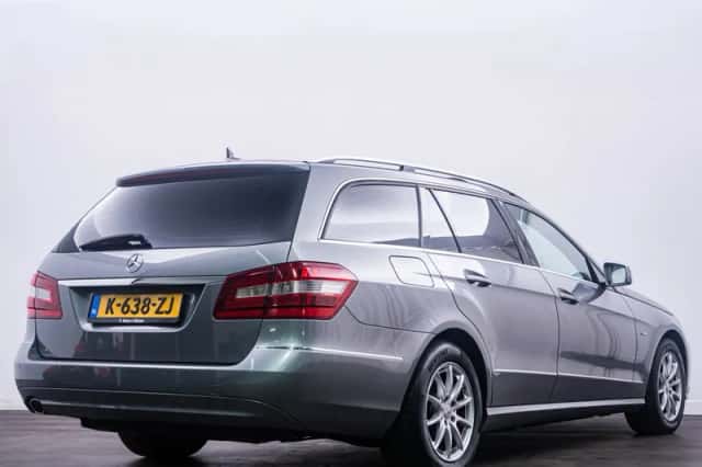 Mercedes-Benz E-Klasse (2011) thumbnail 3