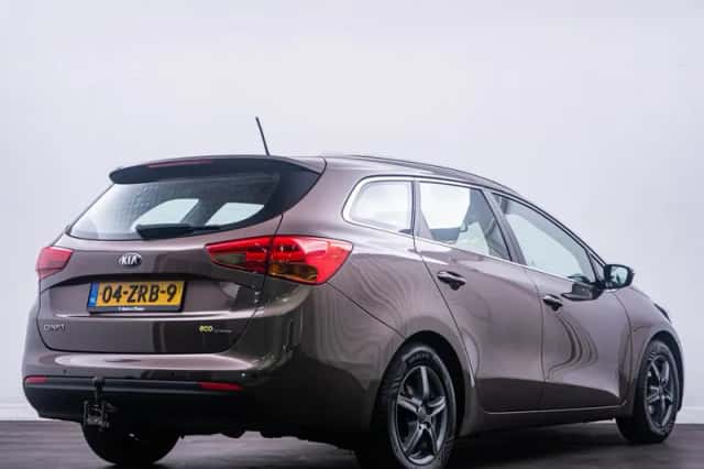 Kia Ceed (2013) thumbnail 3