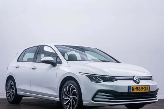 Volkswagen Golf (2021) thumbnail 4