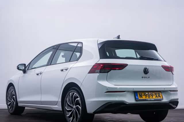 Volkswagen Golf (2021) thumbnail 5