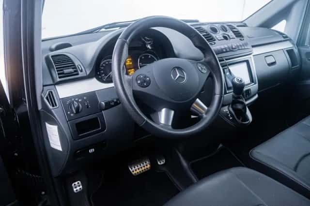 Mercedes-Benz Vito (2011) thumbnail 2