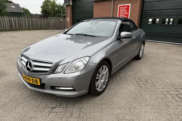 Mercedes-Benz E-Klasse (2012) thumbnail 2