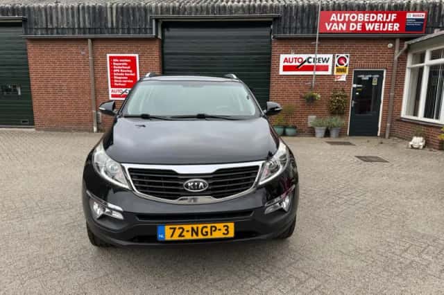 Kia Sportage (2010) thumbnail 3