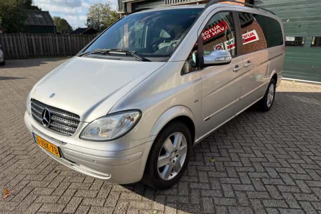 Mercedes-Benz Viano (2009) thumbnail 2