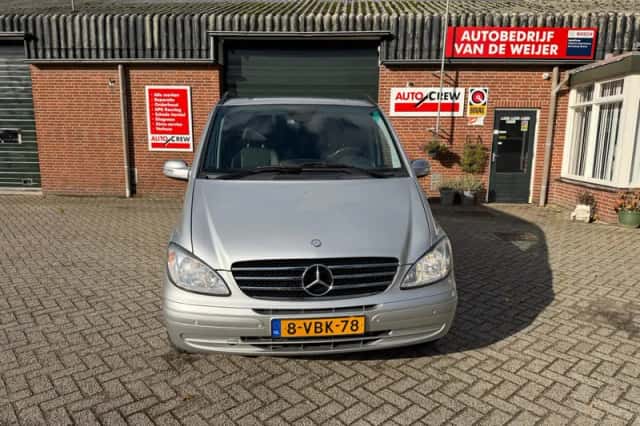 Mercedes-Benz Viano (2009) thumbnail 4