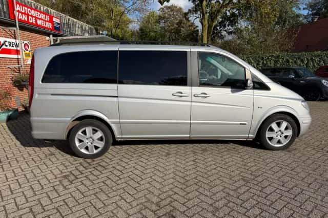 Mercedes-Benz Viano (2009) thumbnail 6