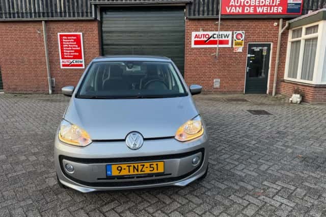 Volkswagen Up! (2014) thumbnail 4