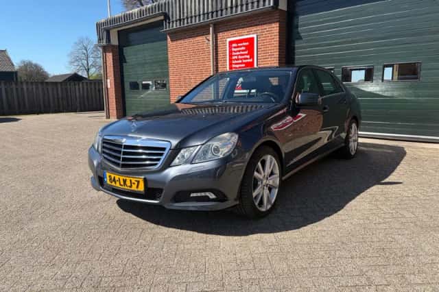 Mercedes-Benz E-Klasse (2009) thumbnail 2