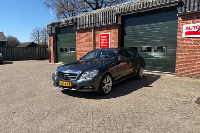 Mercedes-Benz E-Klasse (2009) thumbnail 3