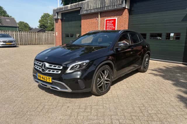 Mercedes-Benz GLA-Klasse (2017) thumbnail 2