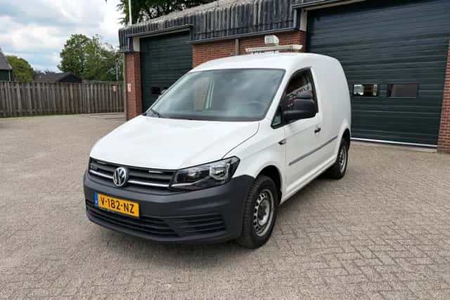 Volkswagen Caddy (2018) thumbnail 2