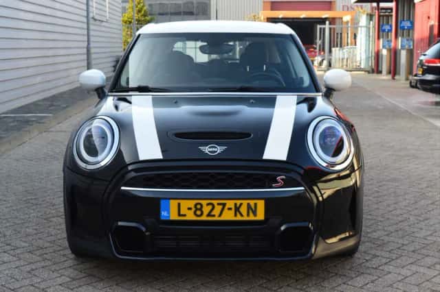 MINI Cooper S (2021) thumbnail 5